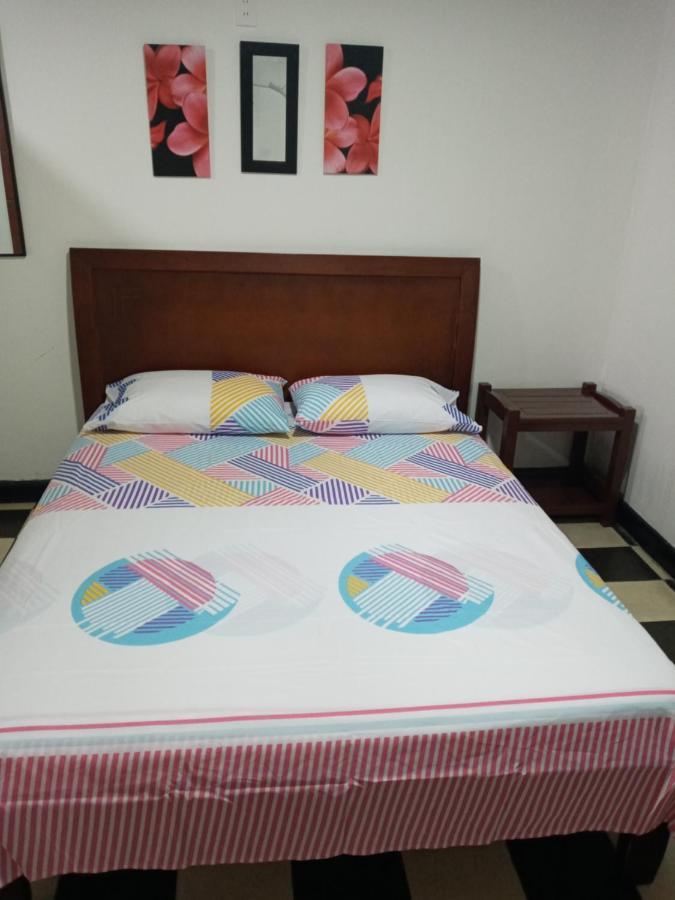 Hospedaje Santa Bárbara Buga Esterno foto