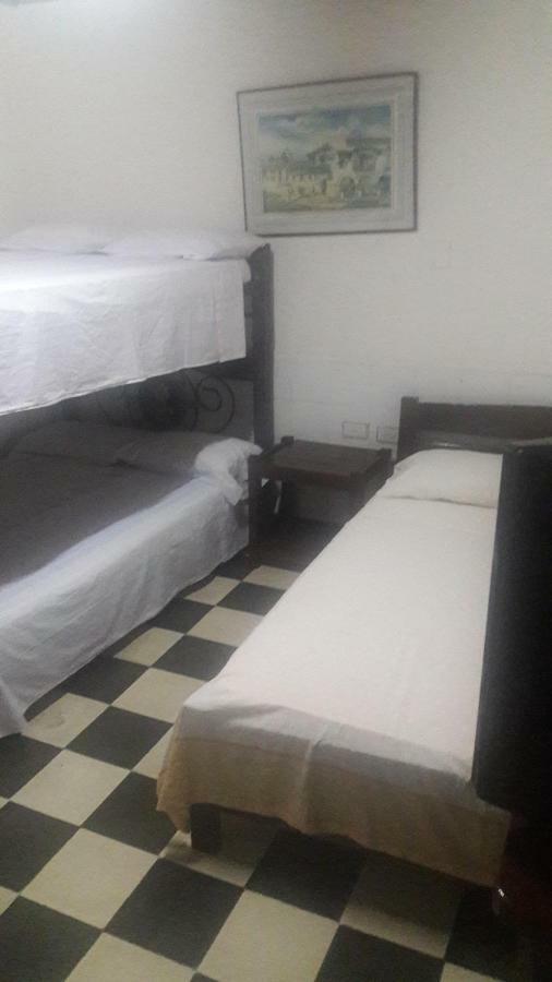 Hospedaje Santa Bárbara Buga Esterno foto