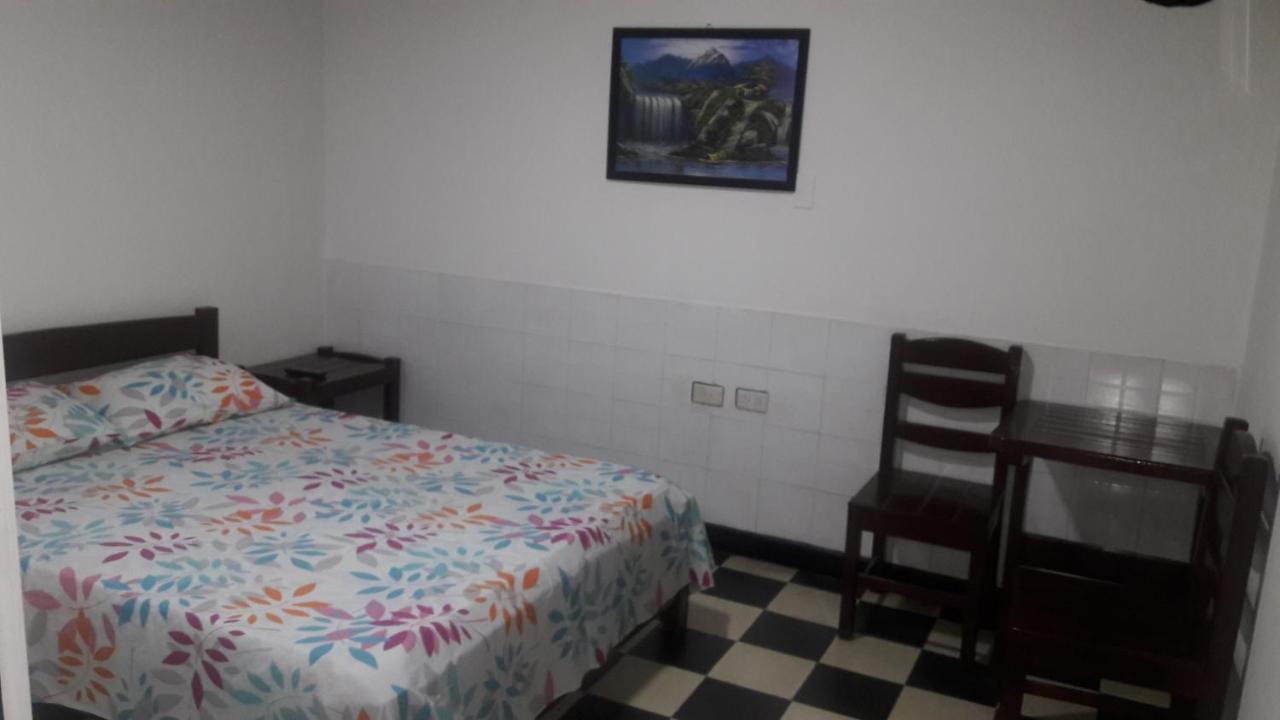 Hospedaje Santa Bárbara Buga Esterno foto