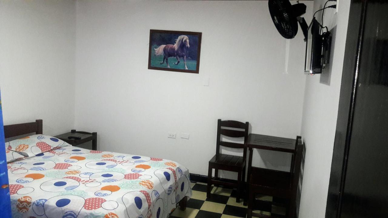 Hospedaje Santa Bárbara Buga Esterno foto