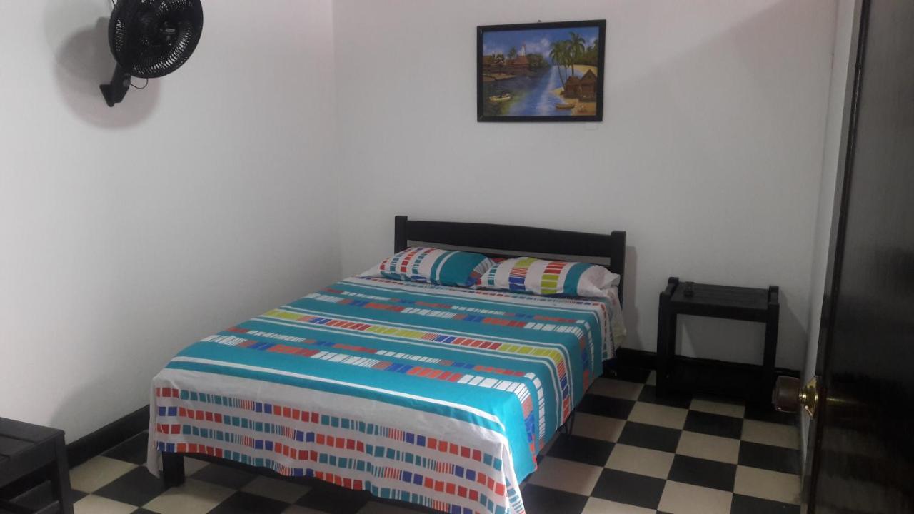 Hospedaje Santa Bárbara Buga Esterno foto